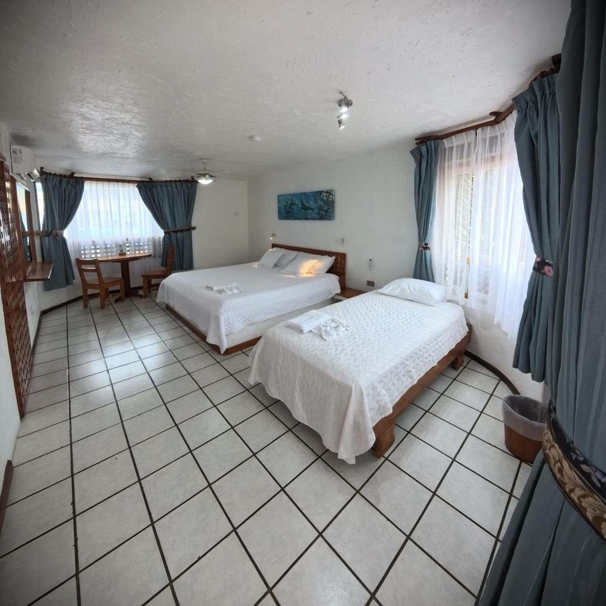 Hotel Silberstein Puerto Ayora  Dış mekan fotoğraf